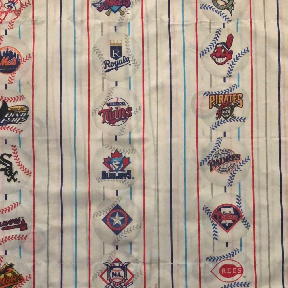 Pillow sham MLB Baseball new 31” x 24.5” new 70% polyester 30% cotton